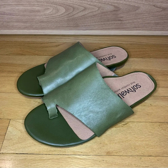 SoftWalk Corsica Sandal in Dark Olive - Size 6.5W - Picture 1 of 11